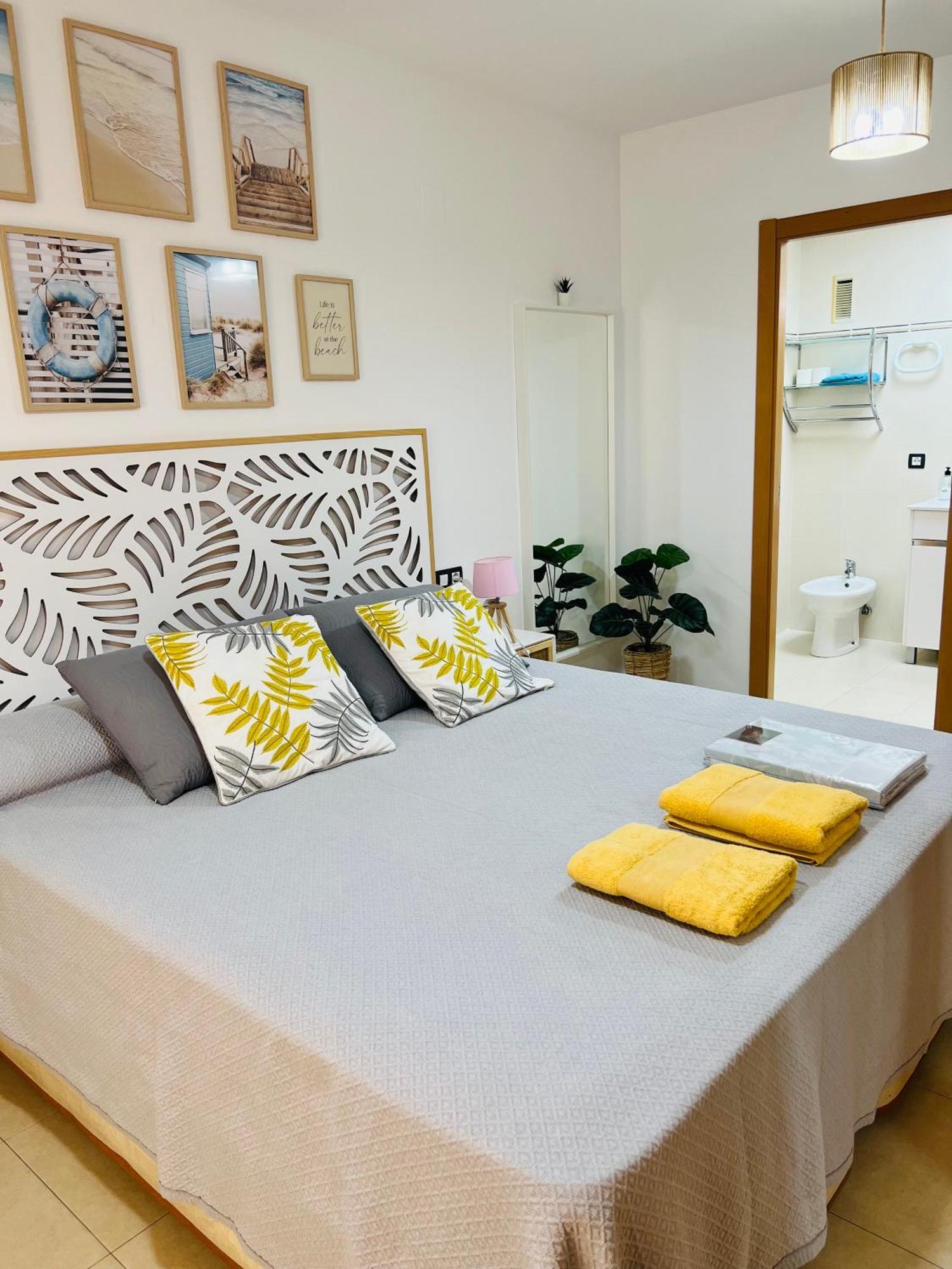 Apartamento Centro 3 Habitaciones Con Aire Acondicionado Y Wifi A 150M De La Playa Y Castillo Peñíscola Exteriör bild